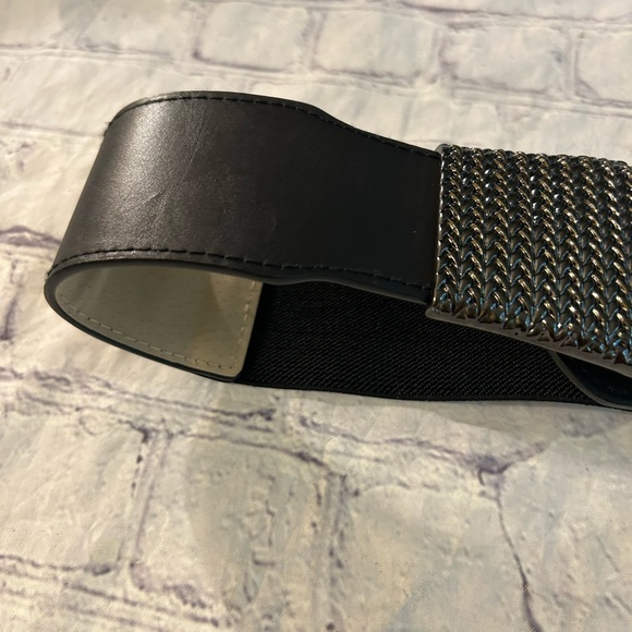BLACK STRETCH EMBOSSED BUCKLE GUNMETAL WIDE BELT - Picture 10 of 11